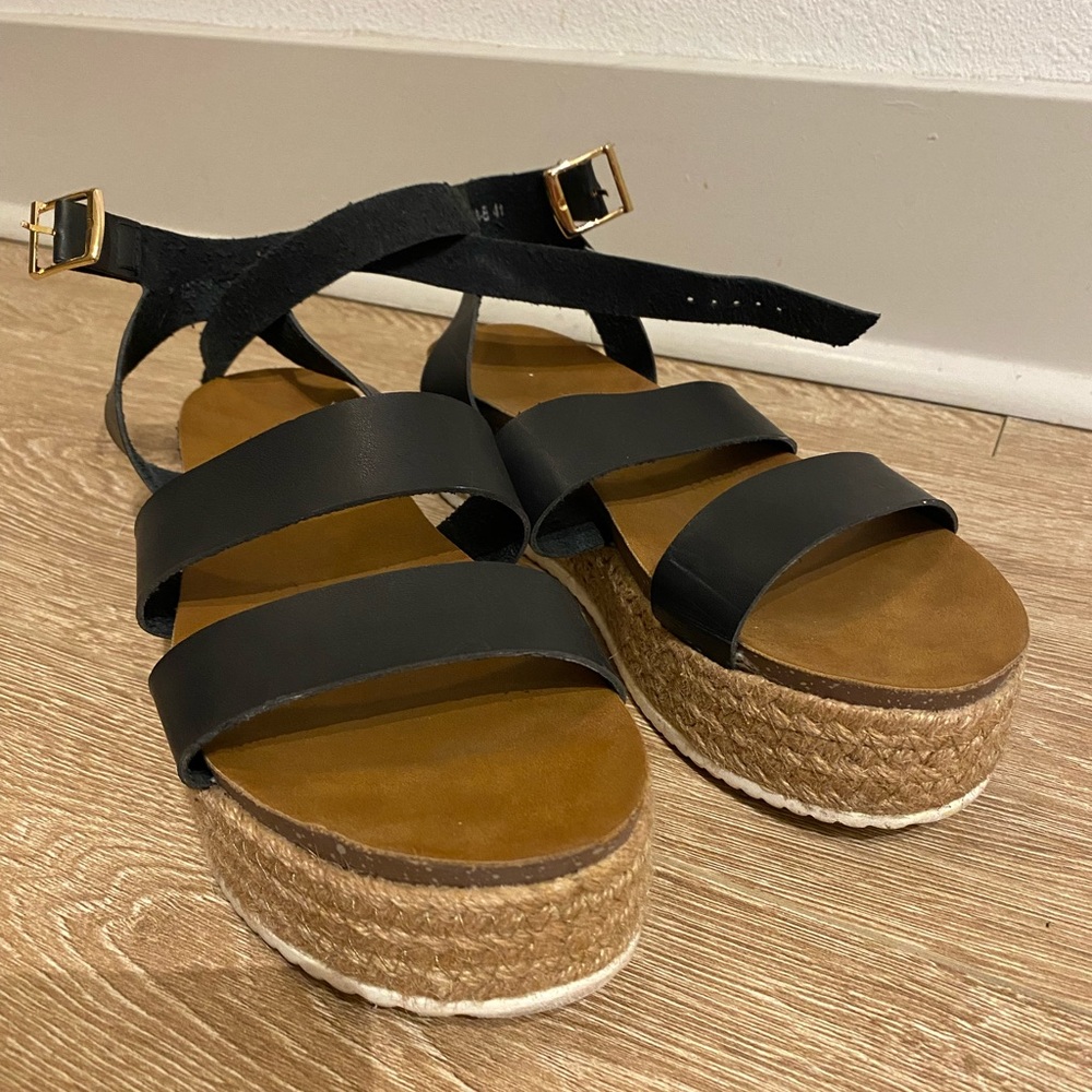 Women’s black wedge espadrille sandal with white bottom